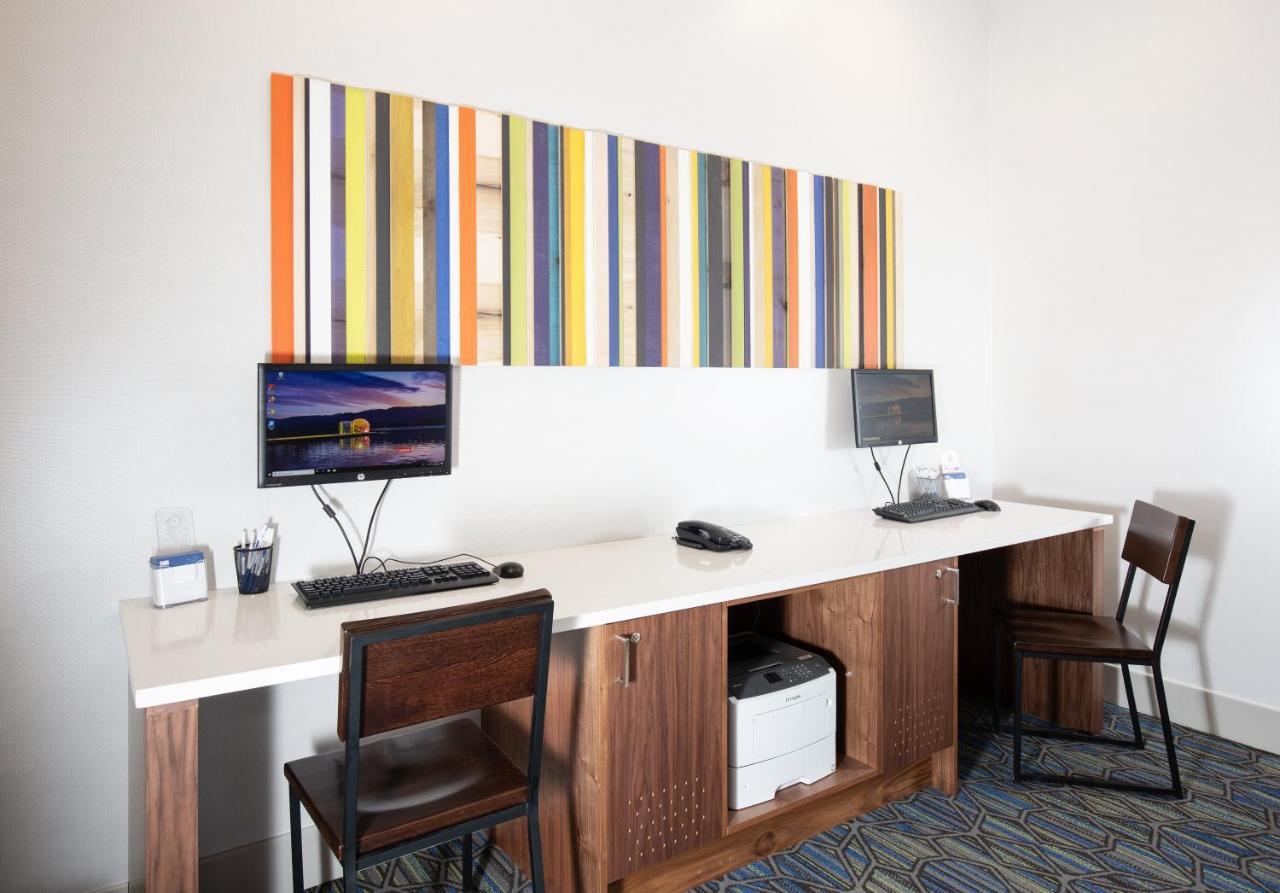 Holiday Inn Express Grande Prairie By Ihg Exteriér fotografie