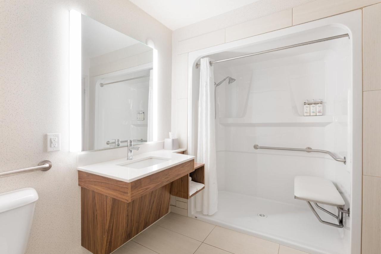 Holiday Inn Express Grande Prairie By Ihg Exteriér fotografie