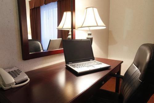 Holiday Inn Express Grande Prairie By Ihg Exteriér fotografie