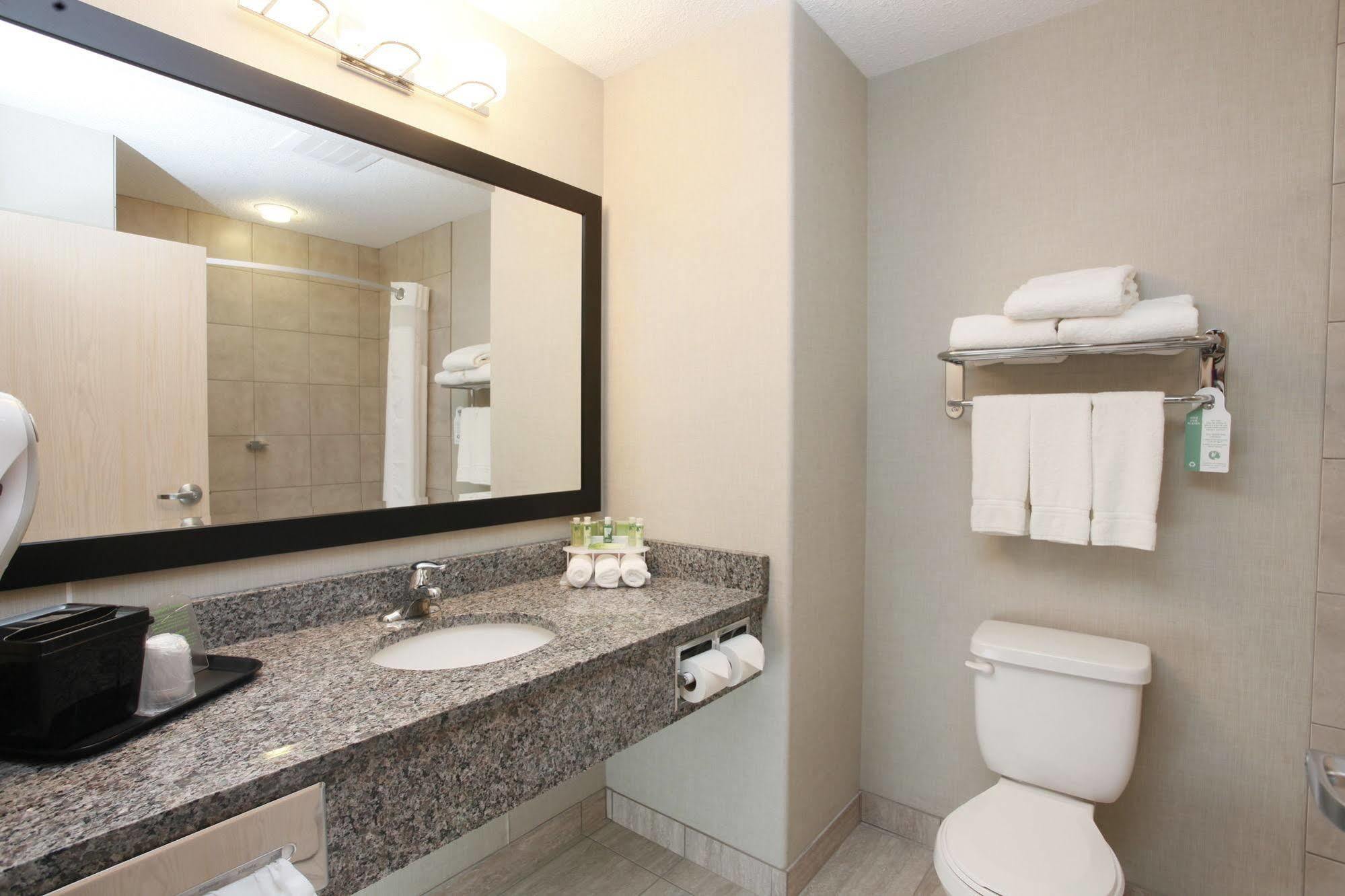 Holiday Inn Express Grande Prairie By Ihg Exteriér fotografie