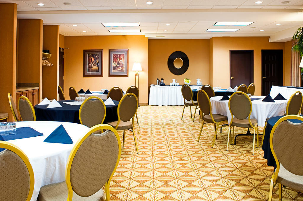 Holiday Inn Express Grande Prairie By Ihg Exteriér fotografie