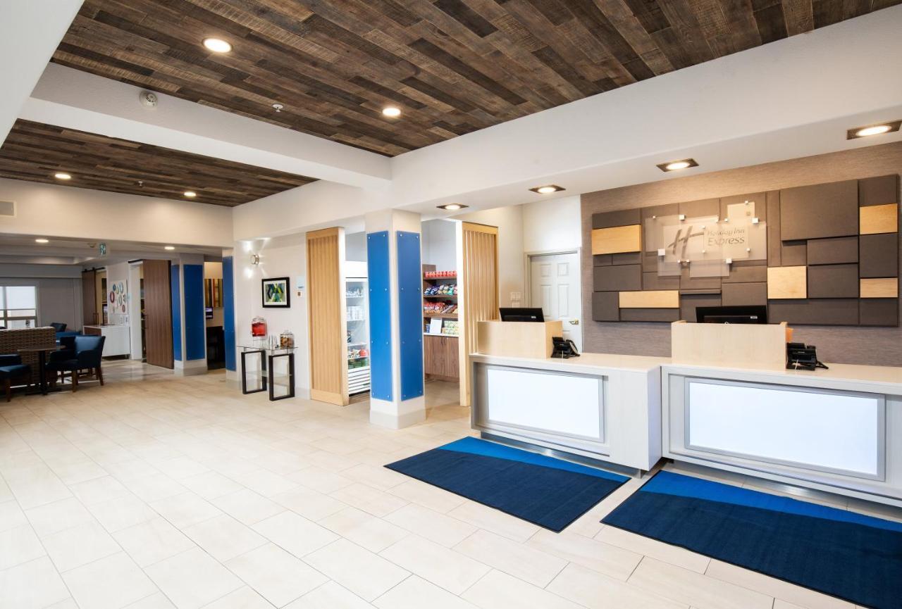Holiday Inn Express Grande Prairie By Ihg Exteriér fotografie